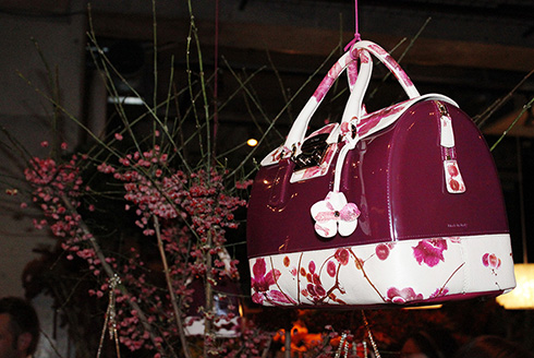 FURLA ニコライバーグマンコラボ メトロポリス FURLA - レア限定品 FURLA ニコライバーグマンコラボ メトロポリス花柄
