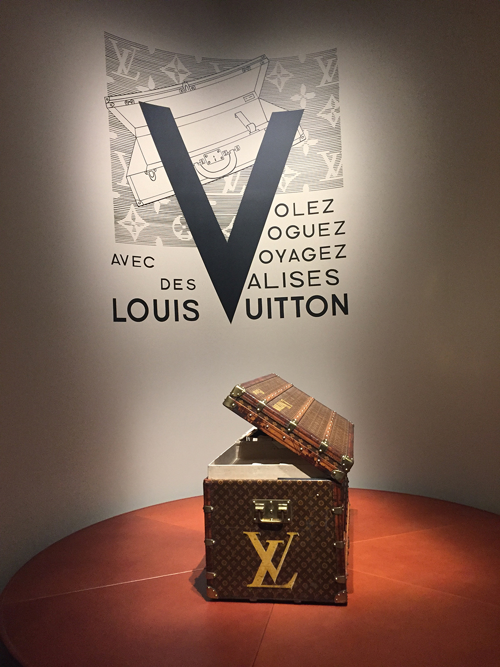 Louis Vuitton_volez voguez voyagez_02