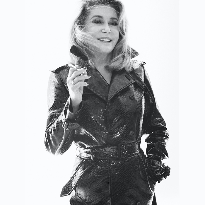 SAINT LAURENTのミューズ カトリーヌ・ドヌーブが纏う永遠のクラシック