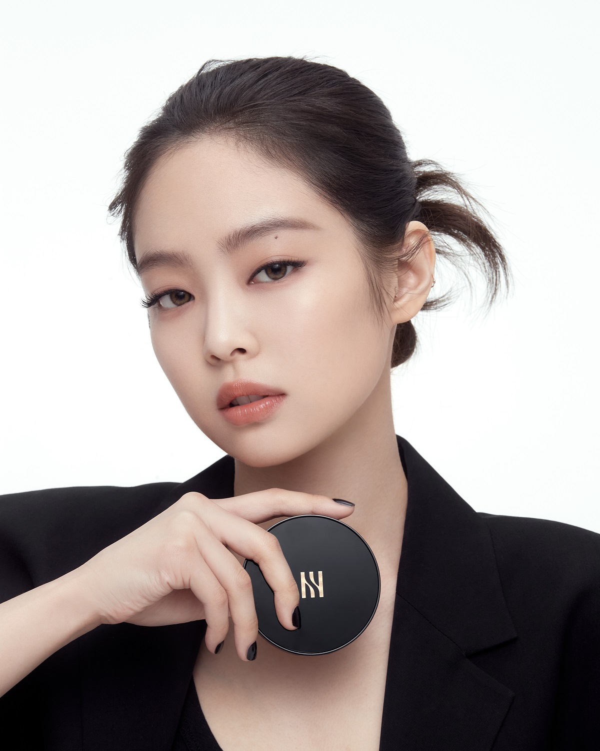 BLACKPINKのジェニーがイメージモデルを務める韓国発のラグジュアリー 